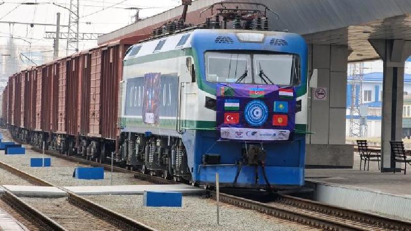 İZMIR DEN YOLA ÇIKAN ILK KARGO TRENI TAŞKENT E ULAŞTI