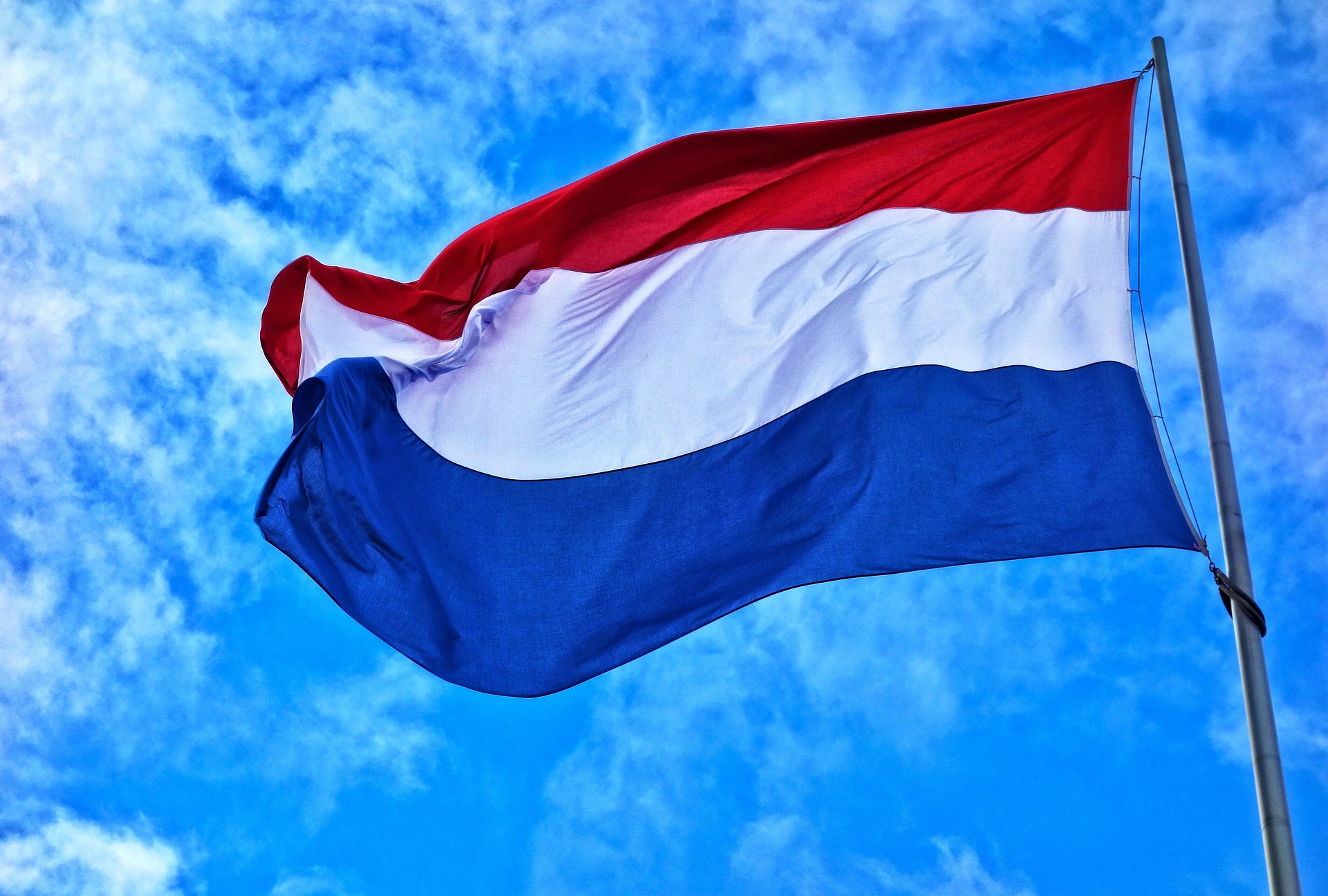 HOLLANDA DOĞAL GAZ  KÖMÜR VE PETROL ÜRÜNLERI ITHALATINI TAMAMEN BITIRDI